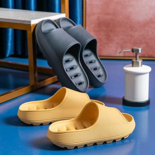 Summer Mens and Womens Indoor Slippers Fashion Home Thick-bottomed Bathroom Slides Leaking Bath Non-slip Couple Slippers