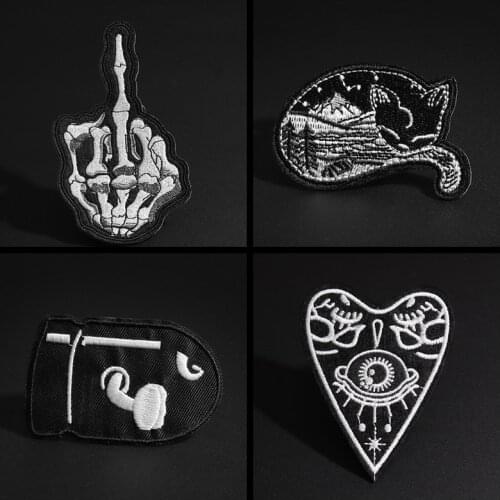 1PCS Fashion Punk Skull Finger Black Scenic cat Patches wholesale Pokers Appliques Iron On Clothes Space Eyes Moon Badges