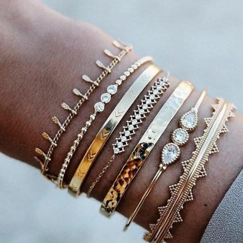 Woozu 7Pcs/set Punk Gold Color Cuff Bangle Set Arrow Rhinestone Triangle Charm Bracelets Bangles Women Bohemian Vintage Jewelry
