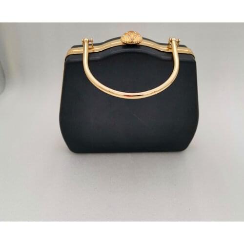 18X15.5 Cm Gold Color Metal Box Clutches With Black Plastic Covers Bag Handles Shell On Top Wholesale Purse Frames