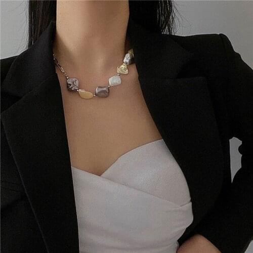 2021 Luxury Retro Baroque Pearl Necklaces for Women Girls Temperament Clavicle Chain Necklace Female Trend Jewelry Accessories