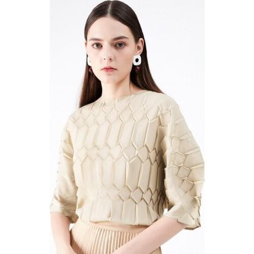 Half Sleeve Loose Elegant Miyak Pleated T-shirt Summer Round Neck Solid Color Casual Basic Top Women 2021 Plus Size Pullover