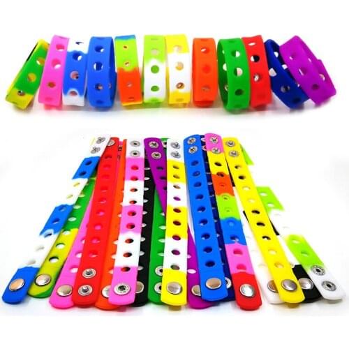 Hot 18CM 50PCS Mixed 17 Colors Silicone Wristbands Soft Bracelets Bands for Shoe Charms,Charms Braclets Kids Party Gifts