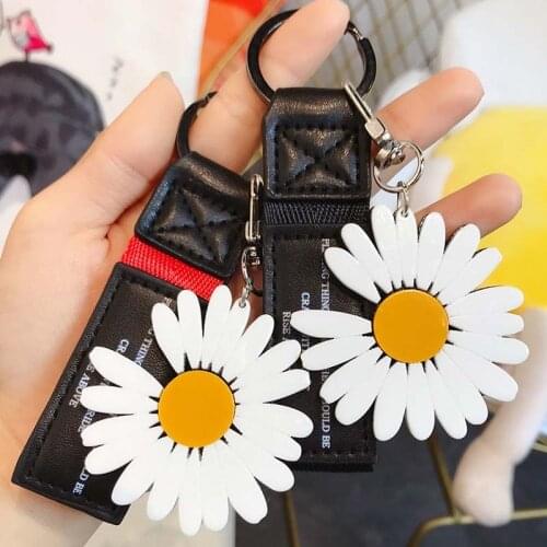Korean Cute White Daisy Keychain Women Acrylic Flower Key Chain bag Leather Rope Key Ring Trinket Car Key Holder for Girls Gift