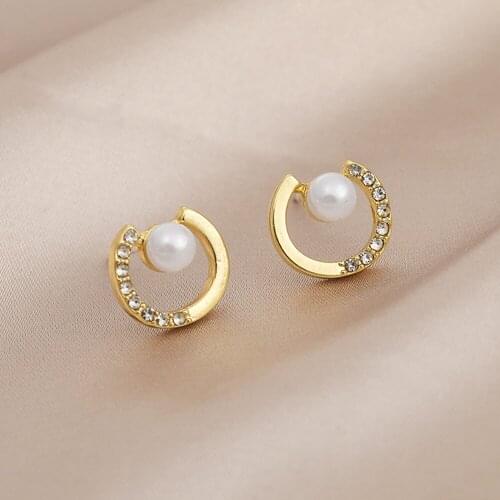 Han Edition Stud Earrings Fashion C Word Imitation Pearls Round Shape Earrings The Charm Of Women Act The Role Ofing Is Tasted