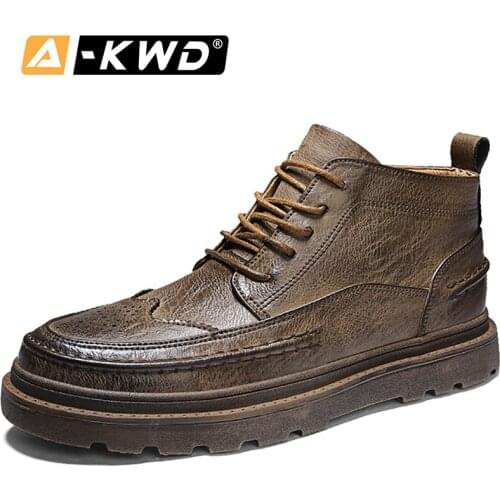 2019 Fashion Brown High Top Work Shoes Men Thick Bottom Sneakers Man Autumn Breathable Men Boots Men Leather Boots Werkschoenen