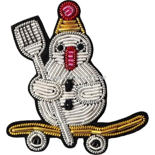 Handmade creative snowman cute cartoon wild lady anti-lighting neckline decoration sweater atmosphere high-grade brooch