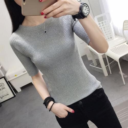 New product V collar knitted short sleeved female ice silk T-shirt slim slim, pure color bottom shirt, short coat thin