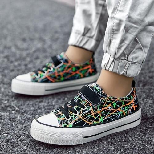 Swenxun Kids Glowing Shoes