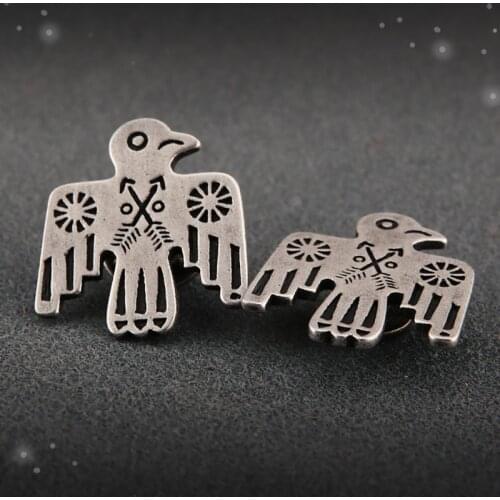 Decorative button suit Thunderbird Brooch American style vintage dress with brass silver plated cloth buckle