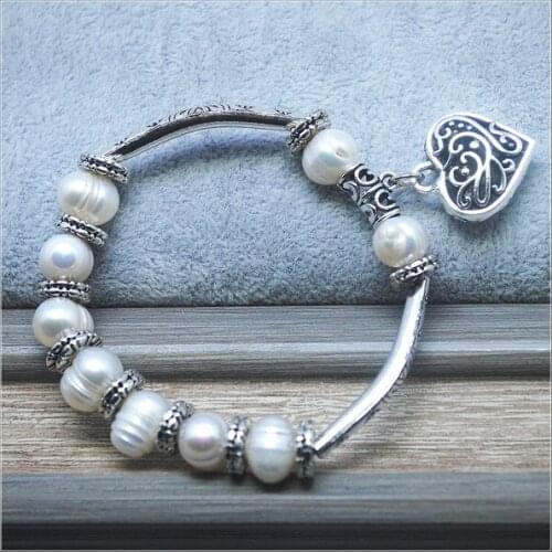 1PC Charms Cultured Freshwater pearl Womens Bracelets with Carving Heart pendants Strands bracelets top fashion clothes wearing