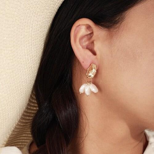 Elegant Women Simulated Pearl Earrings Handmade Bridal Wedding Creative Anniversary Ear Jewelry Gift Hanging Earrings Brincos