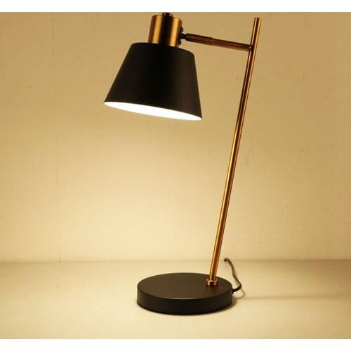 Creative Nordic Art Iron Led Simple Desk Lamp Eye Protection Reading Desk Lamp Living Room Bedroom Home Decoration Desk Lamp