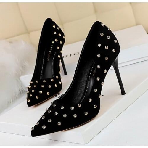 Female Pumps Shallow Mouth Women Shoes rivet Flock Pointed Toe Thin Heels 8.5CM Wonen Pumps Fashion Office Shoes