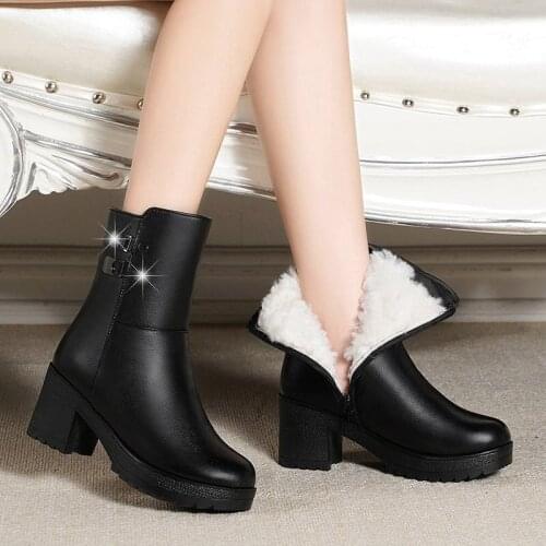 Women Snow Boots Warm Thick Mother Boots Winter Naked Shoes 2021 Genuine Leather Big Size 41 Round Toe