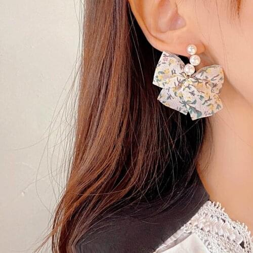 Temperament Korean Fashion Pearl Earrings Cute Simple Bowknot Earrings for Women