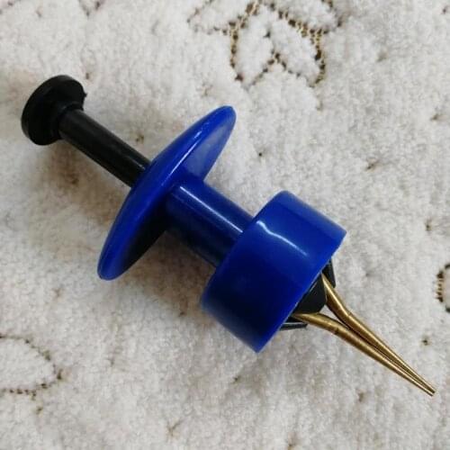 1 Pc Random Color Fishing Lures Earthworm Bloodworm Clip Fishing Tackle Accessory Color Random Lightweight