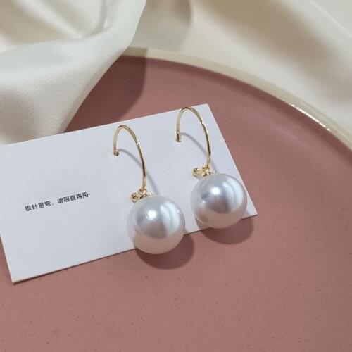 Origin Summer Exaggerated Oversize Simulated Pearl Hook Earrings Gold Color Alloy Round Pearls Hoop Earrings for Women Jewellery