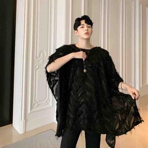 Short sleeve loose lace top bat sleeve fashion mens round neck feather personality small crowd decoration stage T-shirt