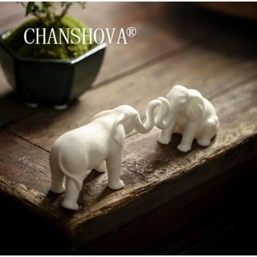 CHANSHOVA Chinese Style Handmade tea Pet White porcelain Elephant Animal Ceramic Tea Decoration Home Decor Accessories H464