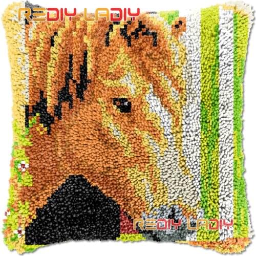 Latch Hook Cushion Cover Horse Face Needlepoint Kits Chunky Acrylic Yarn Crocheting Pillow Case Arts & Crafts