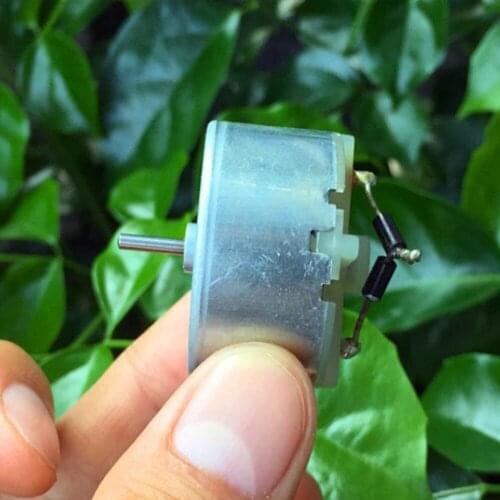 DC Motor Micro Mini 500 Solar Motor DC 3V-6V 3900-7500RPM Electric 3V Solar Panel Special Motor Small 2mm Round Shaft Dia. 2mm