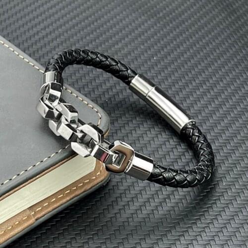 Luxury Interlocking Stainless Steel Magnetic Clasp Brown Cowhide Leather Men Women Bracelets Designer Charms for Bracelets