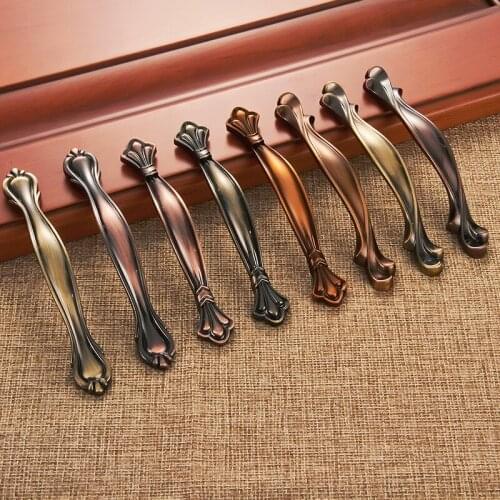 Kitchen Door Handles and Knobs Handle Zinc Alloy Cabinet Desk Drawer Coffee Huanggula Hand Bronze Handle Furniture Knob