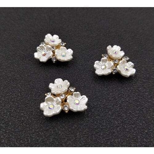 50pcs Plum Blossom Pearl Crystal Rhinestone Appliques strass Jewelry Brooch Buckle Hanfu Dress Hairpin Hair Clip Decor Ornament