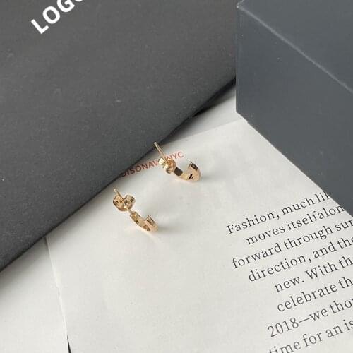 2021New Sale New titanium steel limited time sale latest fashion jewelry suitable for original high-end DW earring box beaded