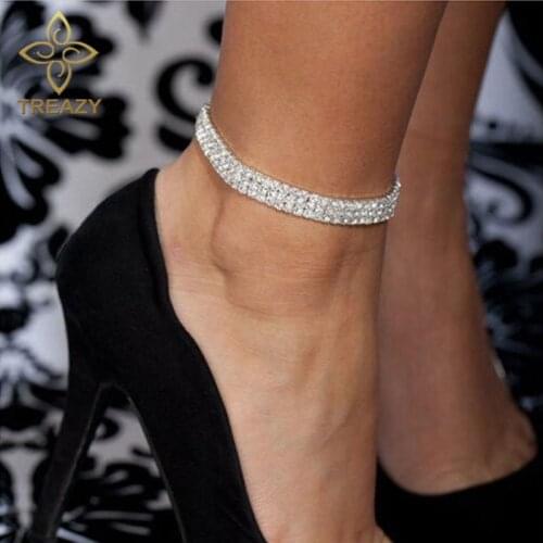 TREAZY Bracelets On The Leg