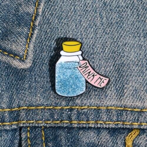 Cartoon Wishing Bottle Alloy Brooch Sequins Sparkle Floating Bottle Lapel Lovely Pin Holiday Gift For Boyfriends And Girlfriends