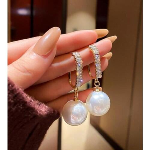 RscvonM Dangle Earrings