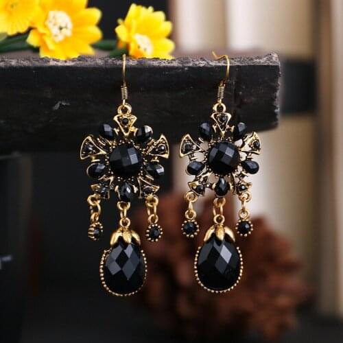 A Sense of Nature Hollow Long Retro Earrings Exaggerated Earrings Christmas Charm