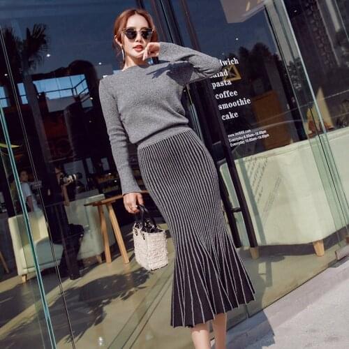 Womens autumn and winter new small fragrance fashion sweater set ladies bag hip knit fishtail pleated skirt two-piece women