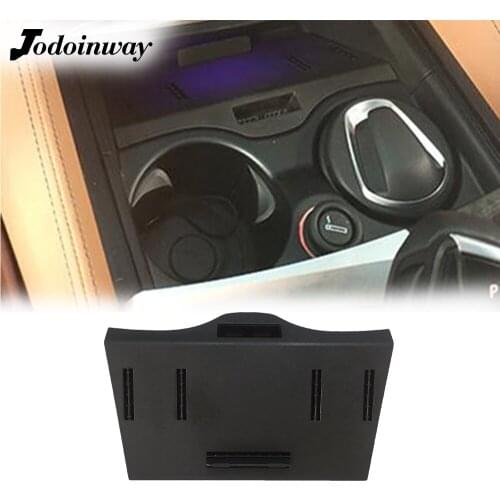 5W Car qi wireless charger phone holder for BMW 5 Serie F10 G30 GT G38 G32 2018 2019 charge bracket for iPhone 8 mobile support