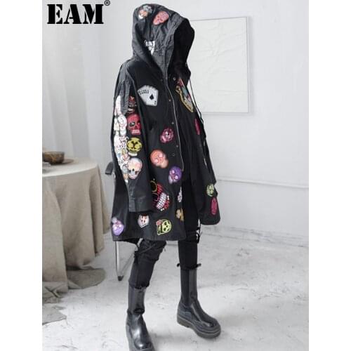 [EAM] Women Embroidered Drawstring Big Size Trench New Hooded Long Sleeve Loose Windbreaker Fashion Spring Autumn 2021 1DD3772