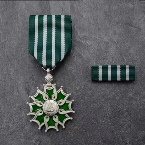 Top Quality 1PC the European French Legion of Arts and Letters Badge Knight-level Officer-level Outstanding Contribution Medal