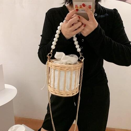 Straw Purses and Handbags Women Bucket Bag Summer Rattan Crossbody Bags for Women Pearl Hand Bags Tote Ladies Shoulder Bag