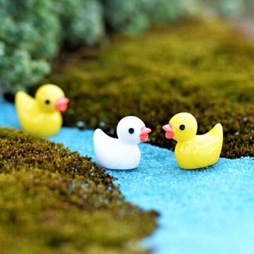 1Pcs!!Mini Fairy Garden Cartoon Animals Moss Micro Landscape Ornaments Resin Baby Toy Yellow Duck Miniature Figures Decor