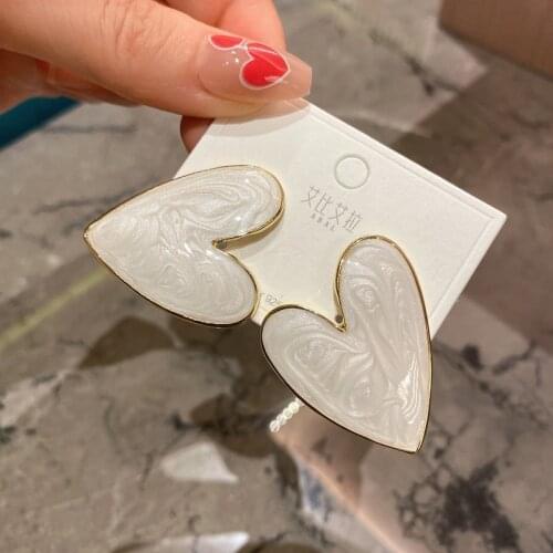 Big White Heart Shape Earrings Stud For Women Charming Fashion Earrings Ladies Vintage Jewelry Ear Accessories Femme Party