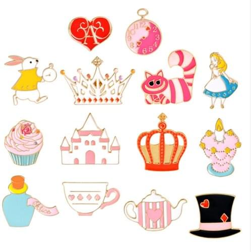 New 20Pcs Imperial crown Cat Magic Hat Princess Brooch Lapel Pin Action Figure Toy