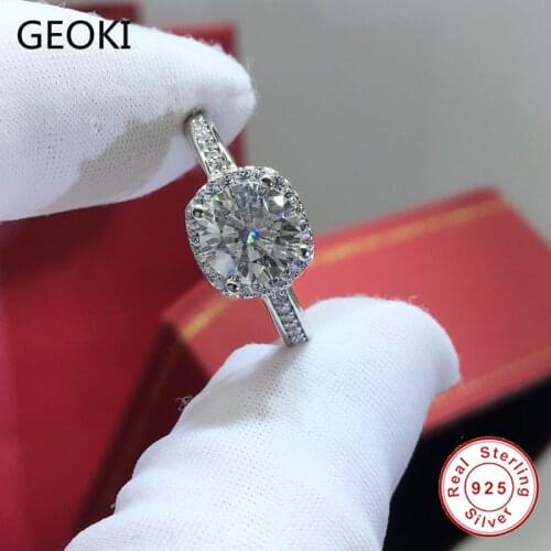 Geoki 925 Sterling Silver Passed Diamond Test 1 Ct Perfect Cut D Color VVS1 Moissanite 4 Prong Cushion Stone Ring Luxury Jewelry