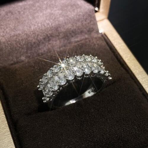 Huitan Classic Bridal Wedding Bands Rings High Quality AAA Crystal Zirconia Elegant Women Engagement Party Ring Timeless Jewelry