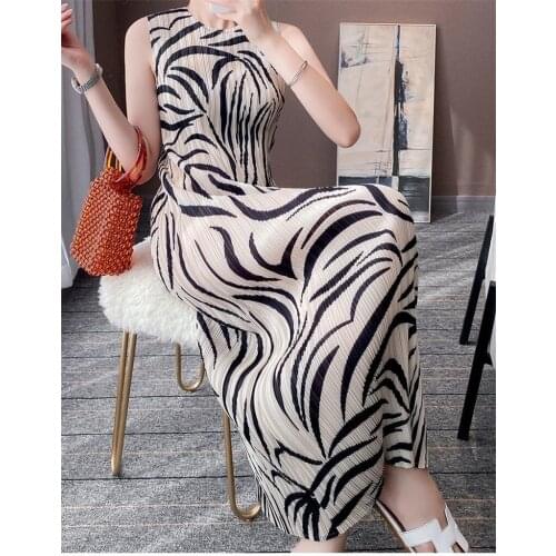 2021 Summer Pleated Printed Dress O-neck Loose Vest Dress Fashion Temperament Pleated Dress Women Slim Sleeveless Hip Dress New