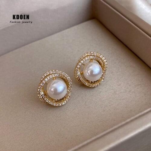 Fashion simple whirlpool shape Pearl Earrings for woman luxury Korean geometric elements jewelry sexy girls unusual Earrings
