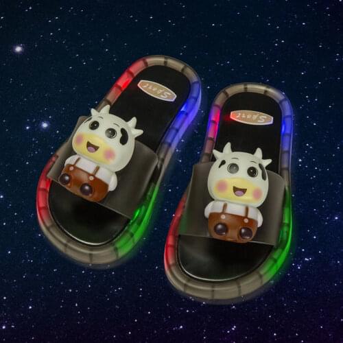 2021 Girl Slippers Children LED Garden Shoes Kids Slippers Baby Bathroom Sandals Kids Shoes for Girl Boys Light Up Shoes Toddler