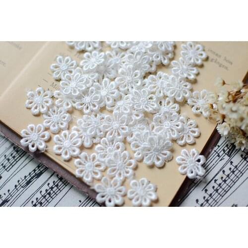 50 Pieces 17mm Off White Wedding Dress Floral Embroidery Sewing Patches Lace Applique Flower Trims DIY Craft
