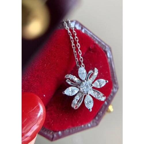 Huitan Novel Design Flower Pendant Necklaces Brilliant Women Wedding Engagement Necklaces Crystal Cubic Zirconia Luxury Jewelry