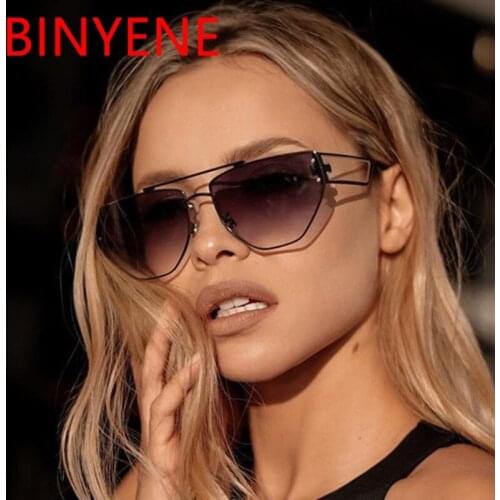 New Sunglasses Women Vintage Oversized Glasses Square Shades Metal Frame Womens Sunglasses UV400 Eyewear Ocean Lens Glasses